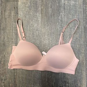 Victoria’s Secret incredible bra 36C